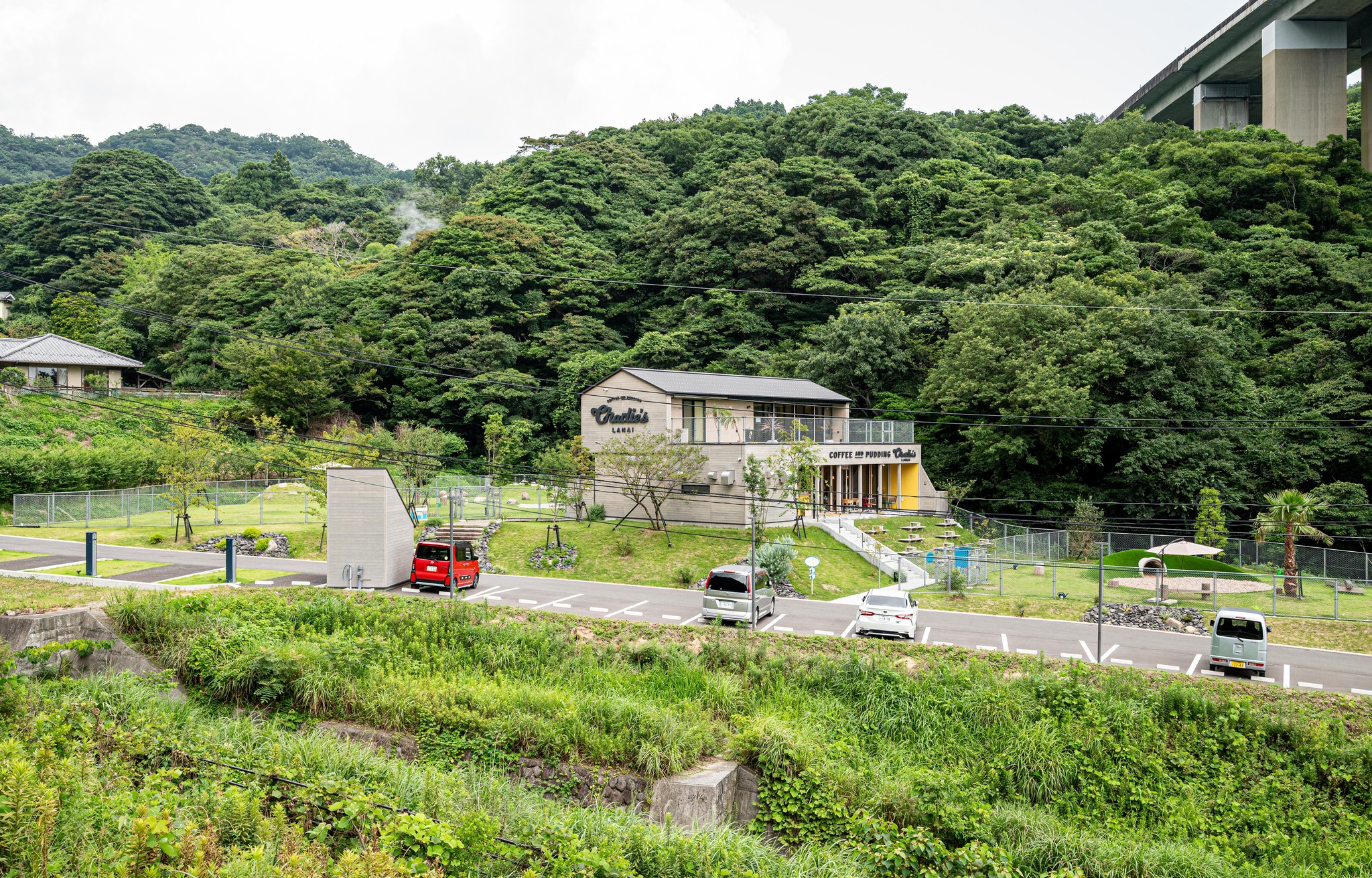 Charle’s Lanai(チャーリーズラナイ)