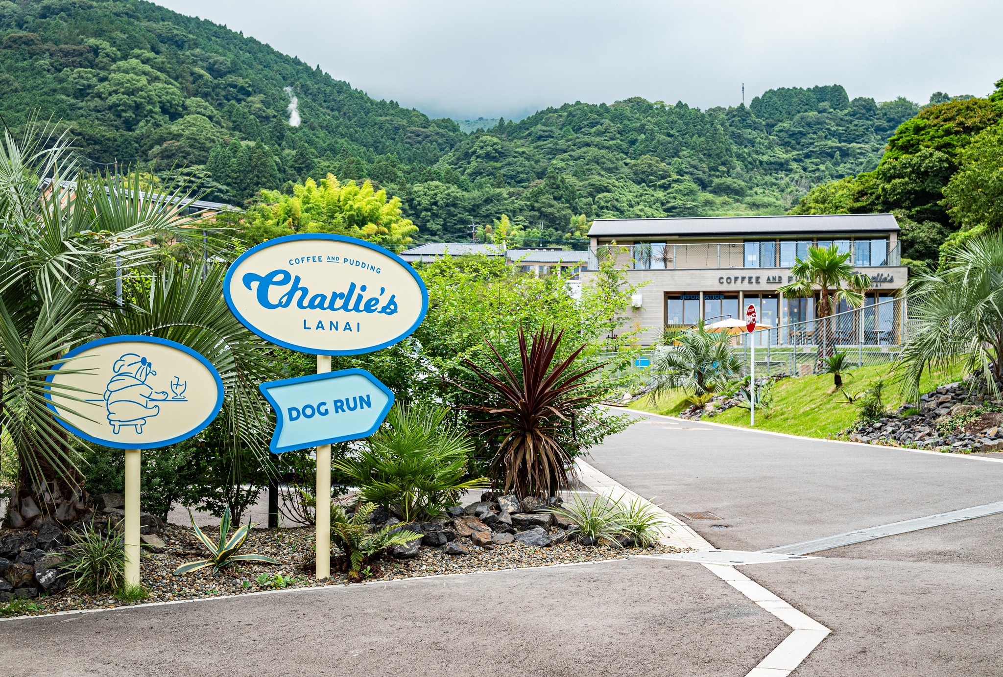 Charle’s Lanai(チャーリーズラナイ)